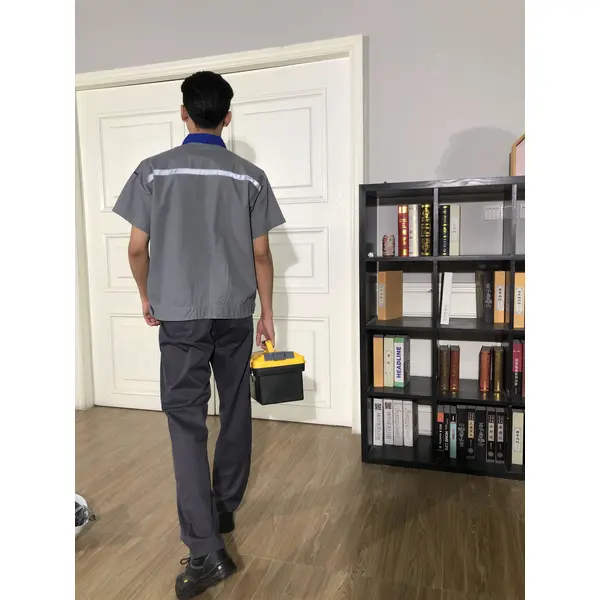 bd-mo-053 定製酒店維修制服現場表演藍色翻領酒店維修制服供應商 