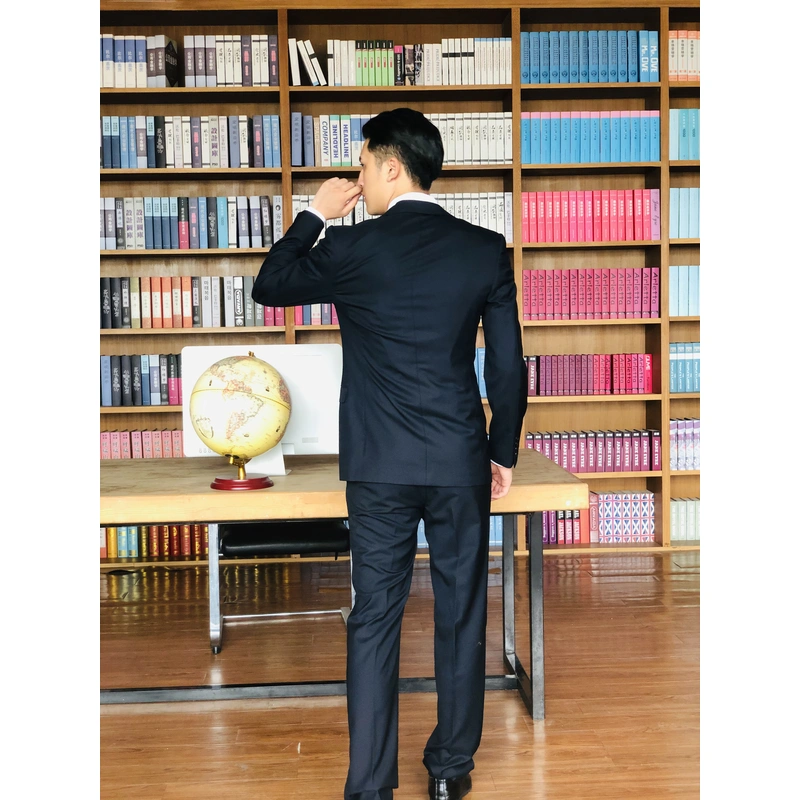 BD-MO-059  Real people try on men's suit garment factory