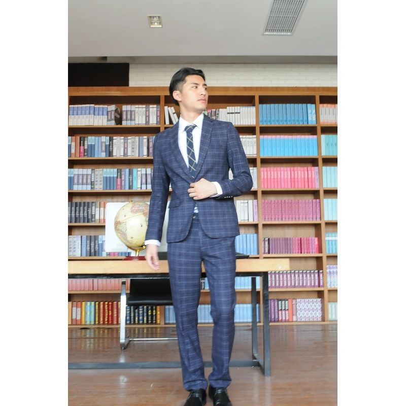 BD-MO-066  Models try on men's suit shops