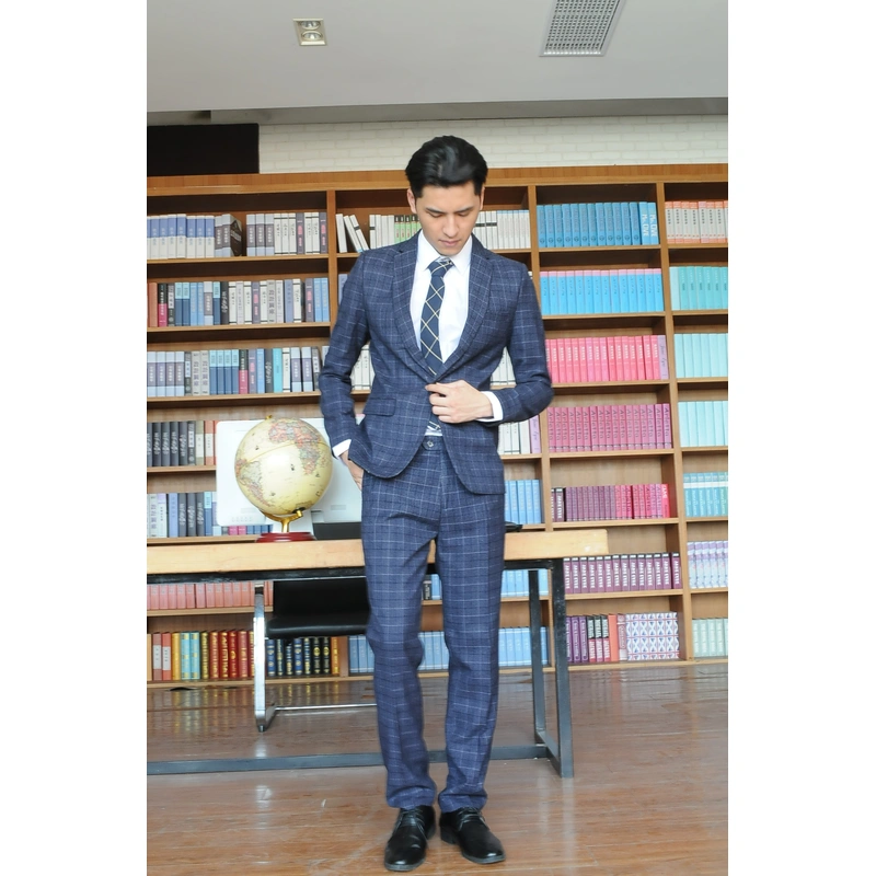 BD-MO-066  Models try on men's suit shops