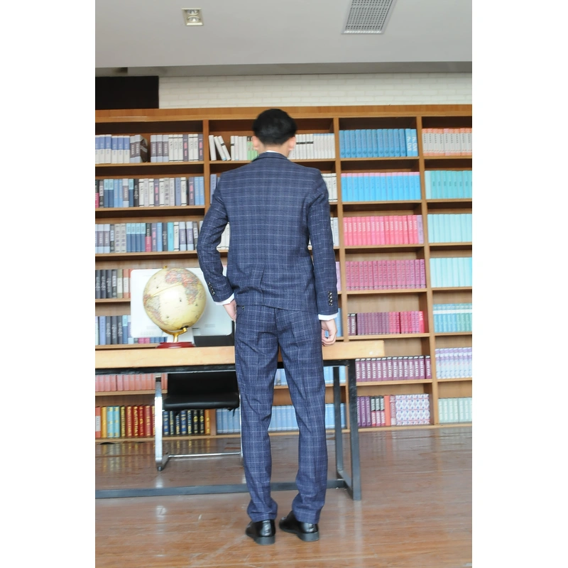 BD-MO-066  Models try on men's suit shops