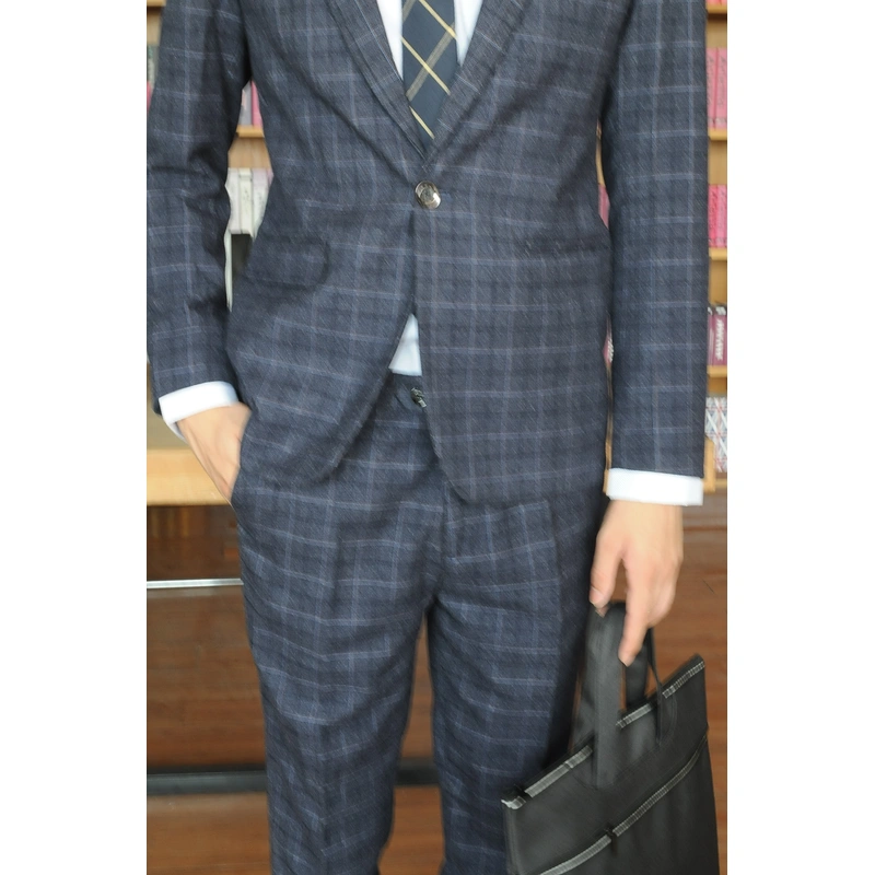 BD-MO-066  Models try on men's suit shops