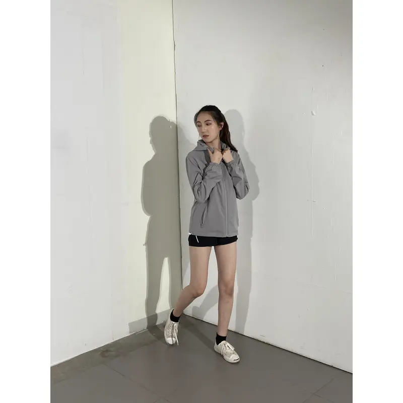 BD-MO-023 Custom-made comfortable windbreaker model try on design hooded jacket shrink cuff windbreaker jacket manufacturer