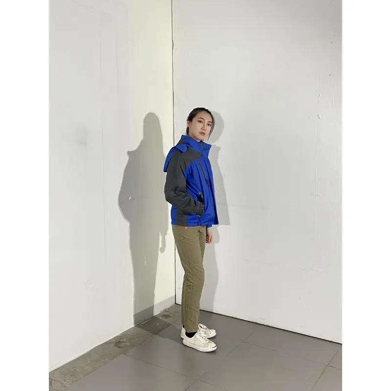 BD-MO-025 Design personalized jacket, model try on, order black and blue, detachable hat, windbreaker jacket supplier