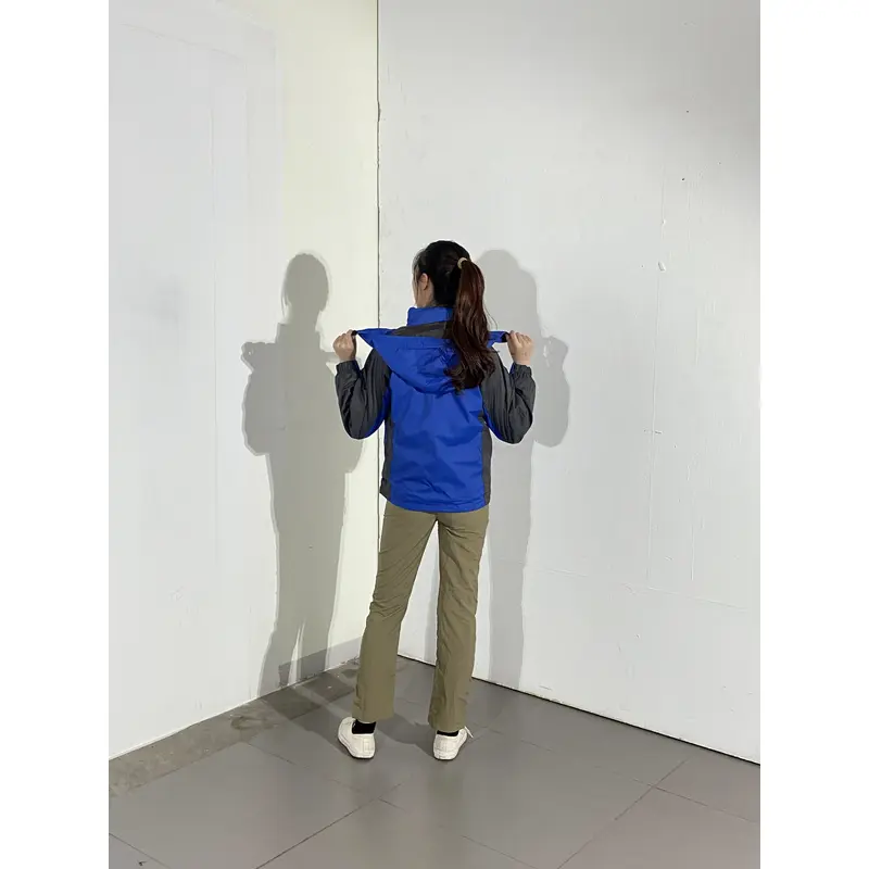 BD-MO-025 Design personalized jacket, model try on, order black and blue, detachable hat, windbreaker jacket supplier