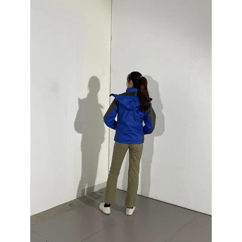 BD-MO-025 Design personalized jacket, model try on, order black and blue, detachable hat, windbreaker jacket supplier