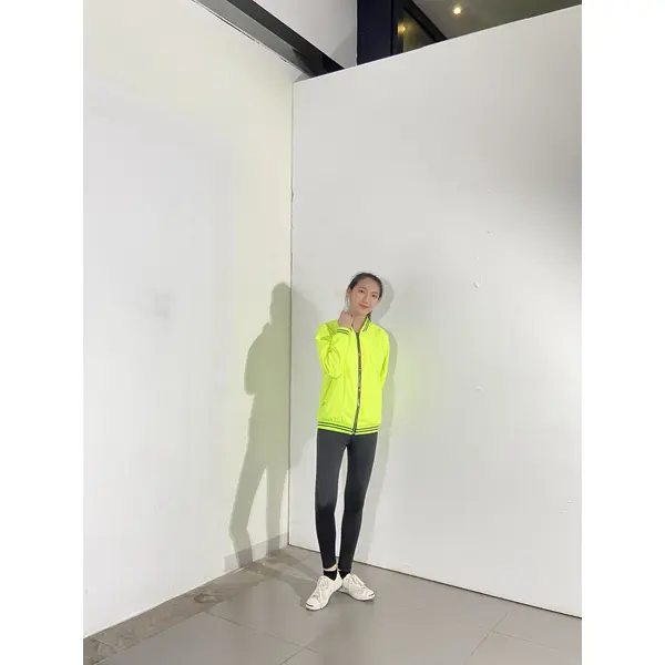 BD-MO-029 Customized casual jackets, models try on, design fluorescent yellow patchwork striped jacket, windbreaker jacket supplier