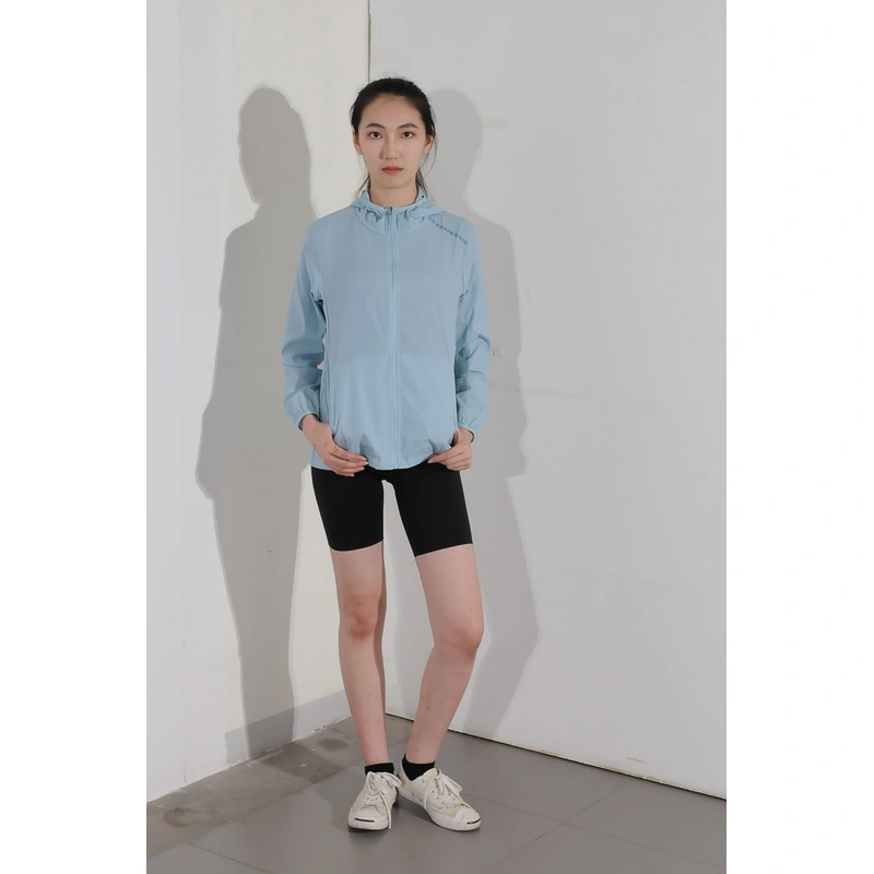 BD-MO-032 Customized Lightweight Hooded Windbreaker Models Trying On Sports Casual Windbreaker Jacket Supplier