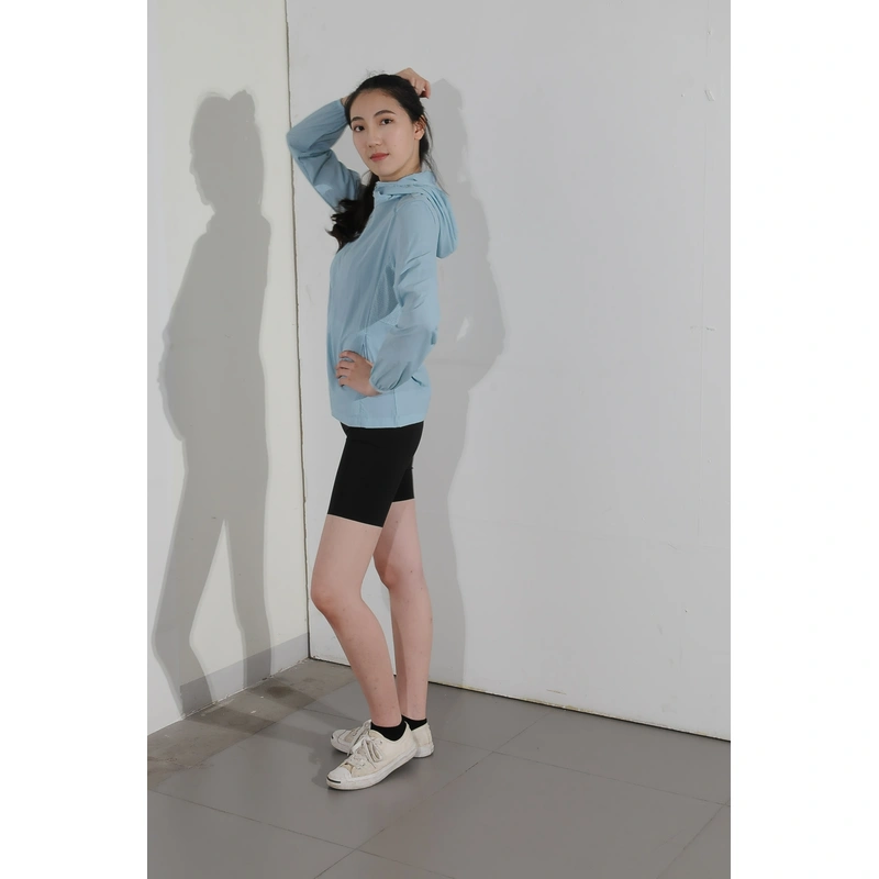 BD-MO-032 Customized Lightweight Hooded Windbreaker Models Trying On Sports Casual Windbreaker Jacket Supplier