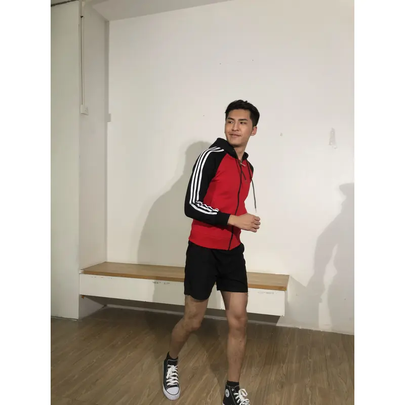 BD-MO-123 Order online hooded knitted uniforms, models try on, red hit black sweater, white stripe, hooded knitted sweater supplier