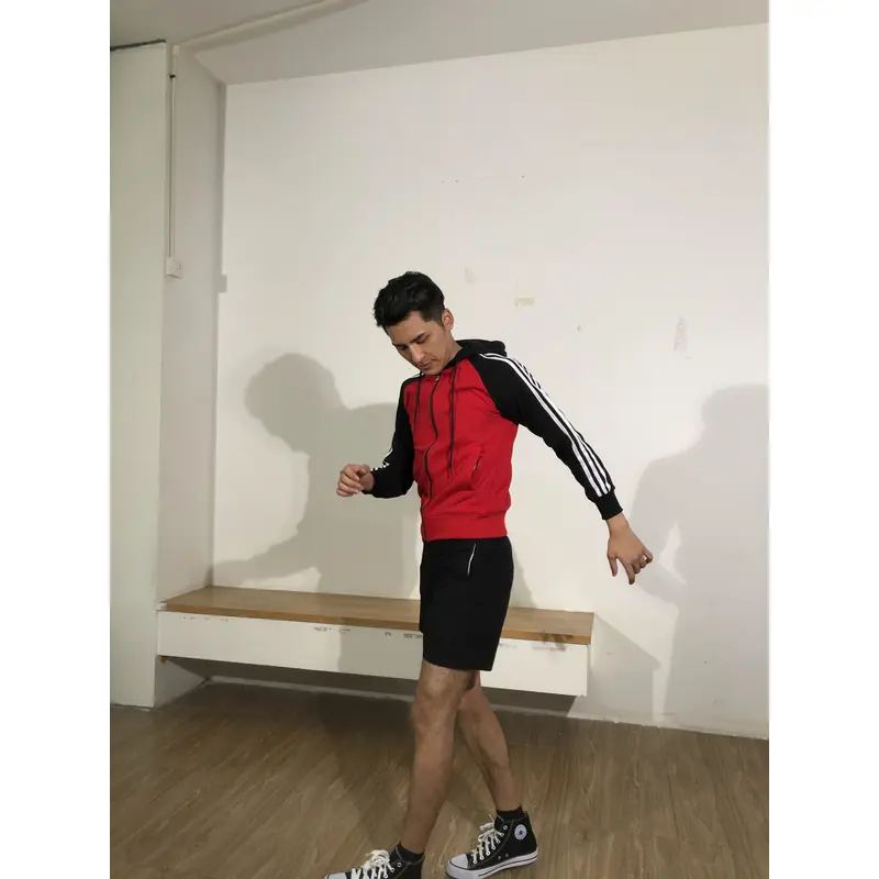 BD-MO-123 Order online hooded knitted uniforms, models try on, red hit black sweater, white stripe, hooded knitted sweater supplier