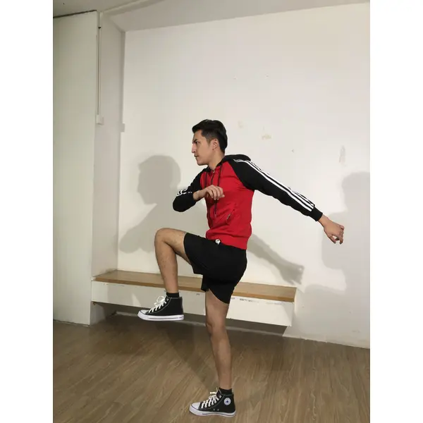 BD-MO-123 Order online hooded knitted uniforms, models try on, red hit black sweater, white stripe, hooded knitted sweater supplier