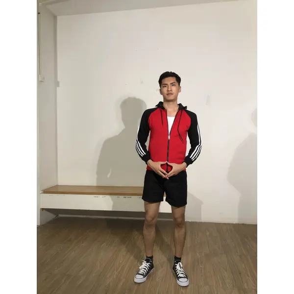 BD-MO-123 Order online hooded knitted uniforms, models try on, red hit black sweater, white stripe, hooded knitted sweater supplier