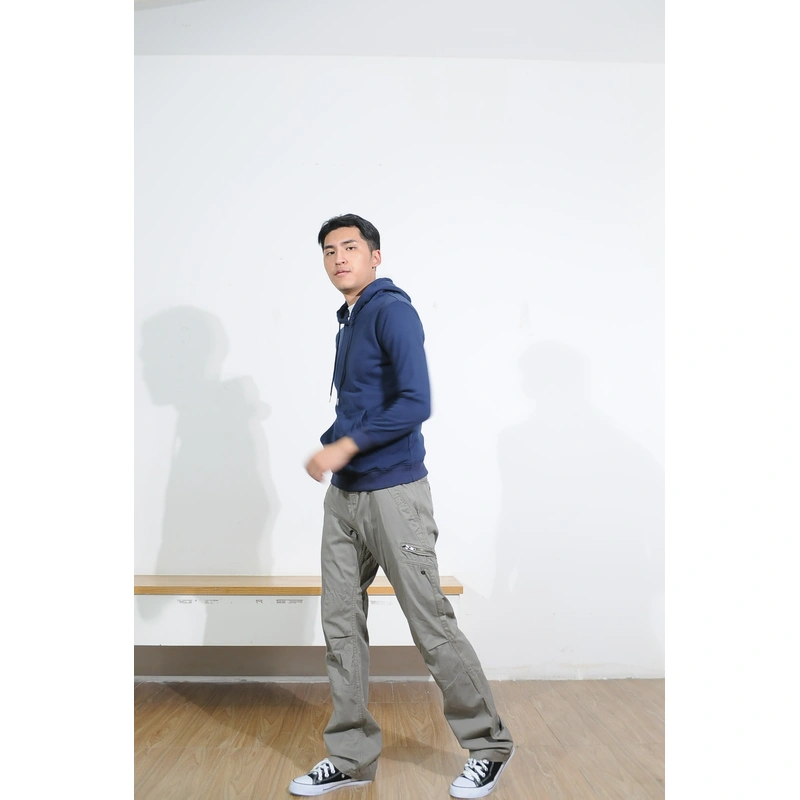 BD-MO-127 Custom-made knitted sweater with hood, real-life try-on effect, design solid color knitted sweater, soft and comfortable, hooded knitted sweater manufacturer