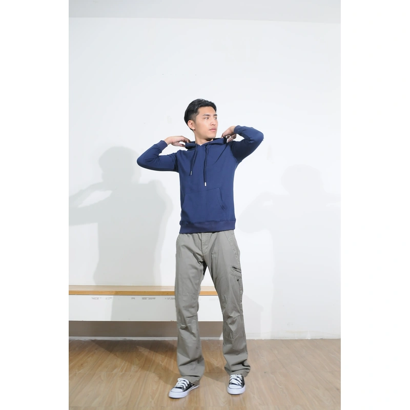 BD-MO-127 Custom-made knitted sweater with hood, real-life try-on effect, design solid color knitted sweater, soft and comfortable, hooded knitted sweater manufacturer