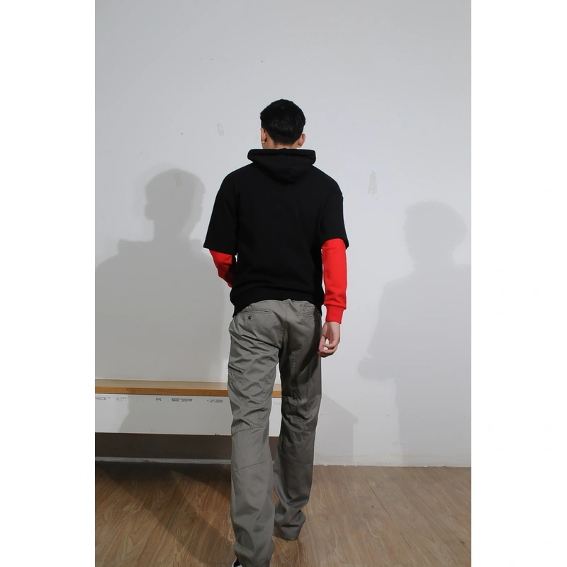 BD-MO-131 Custom-made knitted sweater with hood, model display, design red and black contrast color, fake two-piece hooded sweater, manufacturer of knitted sweater with hood