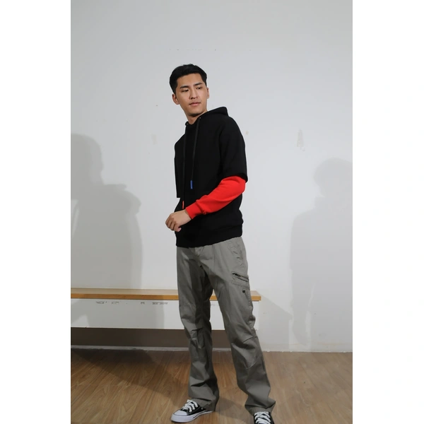 BD-MO-131 Custom-made knitted sweater with hood, model display, design red and black contrast color, fake two-piece hooded sweater, manufacturer of knitted sweater with hood