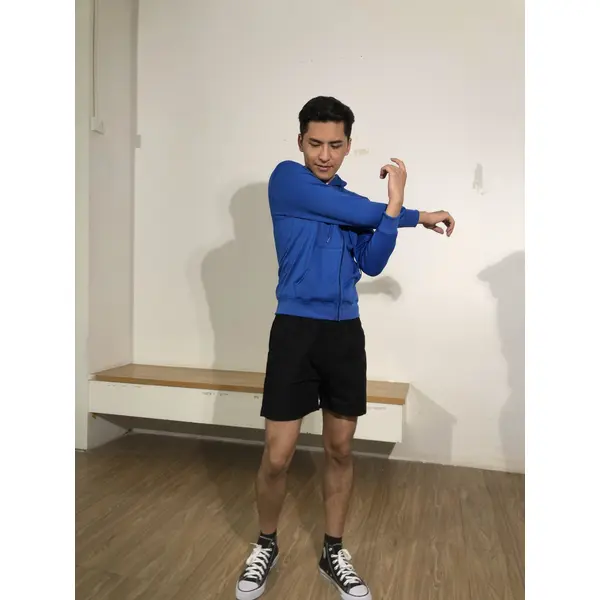 BD-MO-132 Order online hooded knitted jackets Model display Custom-made solid color hooded knitted sweaters Hooded knitted jackets specialty store