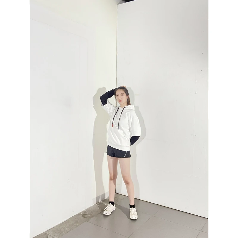 BD-MO-133 Order knitted sweater with hood, model display, design fake two pieces, black and white stitching sweater, knitted sweater with hood store