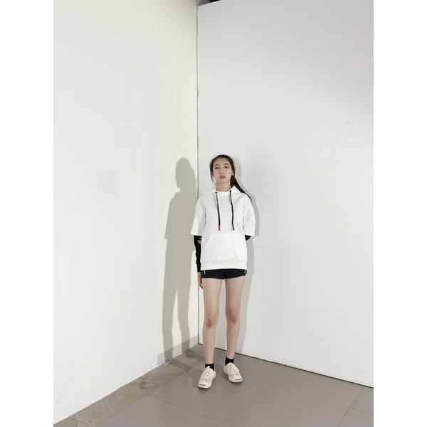 BD-MO-133 Order knitted sweater with hood, model display, design fake two pieces, black and white stitching sweater, knitted sweater with hood store