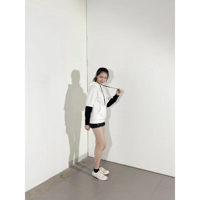 BD-MO-133 Order knitted sweater with hood, model display, design fake two pieces, black and white stitching sweater, knitted sweater with hood store