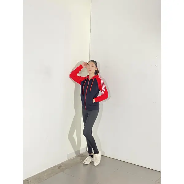 BD-MO-140 Order online hooded knitted jacket Model display Custom-made red and black contrast stitching white striped hooded knitted jacket specialty store