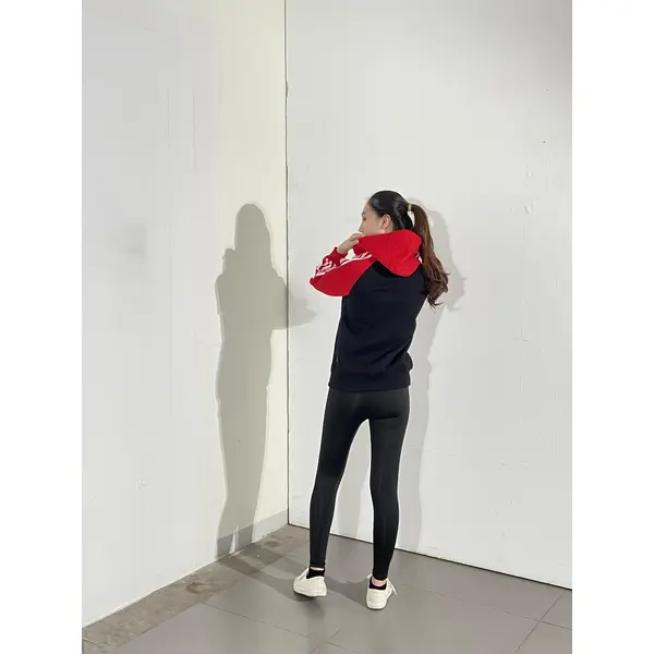 BD-MO-140 Order online hooded knitted jacket Model display Custom-made red and black contrast stitching white striped hooded knitted jacket specialty store