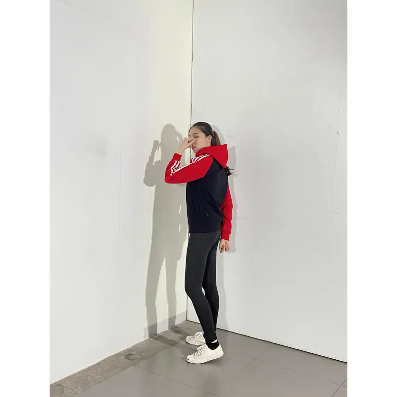 BD-MO-140 Order online hooded knitted jacket Model display Custom-made red and black contrast stitching white striped hooded knitted jacket specialty store