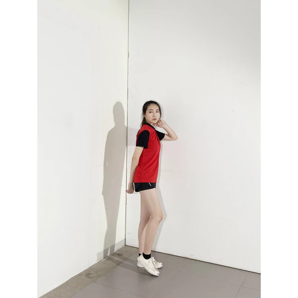 bd-mo-001 定制紅色和黑色短袖 polo 衫，設計立領 polo 衫，現場表演 polo 衫供應商 