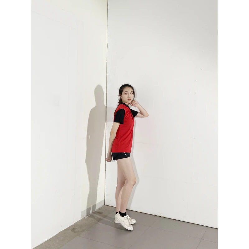 bd-mo-001 定制紅色和黑色短袖 polo 衫，設計立領 polo 衫，現場表演 polo 衫供應商 