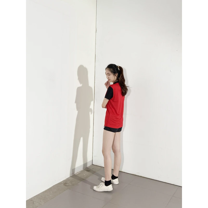 bd-mo-001 定制紅色和黑色短袖 polo 衫，設計立領 polo 衫，現場表演 polo 衫供應商 