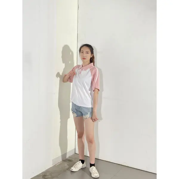 bd-mo-002 定制白色和粉色短袖 polo 衫，設計立領 polo 衫，現場表演 polo 衫供應商 