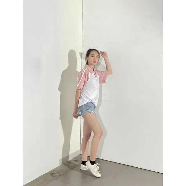 bd-mo-002 定制白色和粉色短袖 polo 衫，設計立領 polo 衫，現場表演 polo 衫供應商 