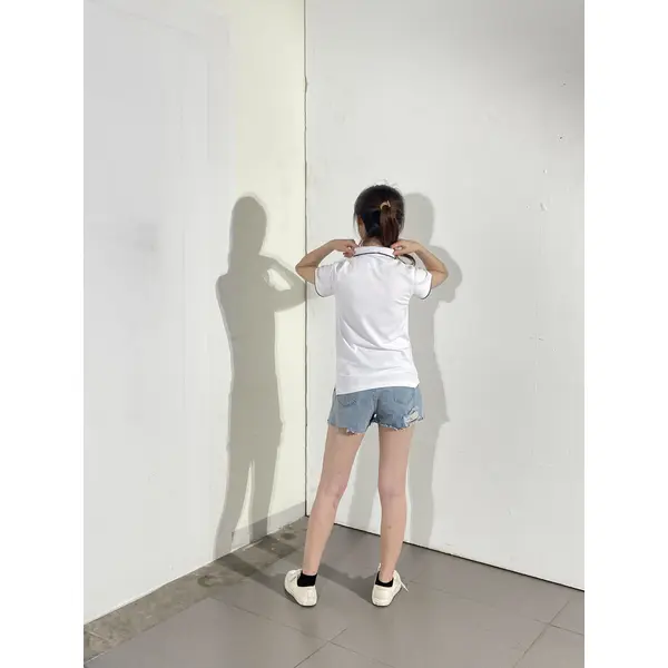 bd-mo-003 定制短袖 polo 衫供應白色和黑色 polo 衫現場表演模特試穿 polo 衫中心 