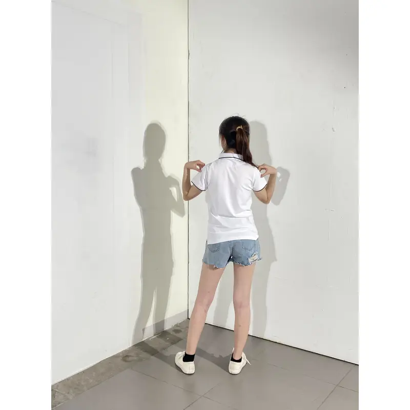 bd-mo-003 定制短袖 polo 衫供應白色和黑色 polo 衫現場表演模特試穿 polo 衫中心 