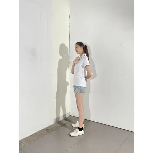 bd-mo-003 定制短袖 polo 衫供應白色和黑色 polo 衫現場表演模特試穿 polo 衫中心 