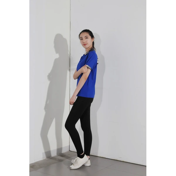 bd-mo-005 camisas polo personalizadas de mangas curtas fornecem camisas polo azuis e pretas, pretas e brancas com bordas cinzas reality show que pessoas reais experimentam no centro da camisa polo 