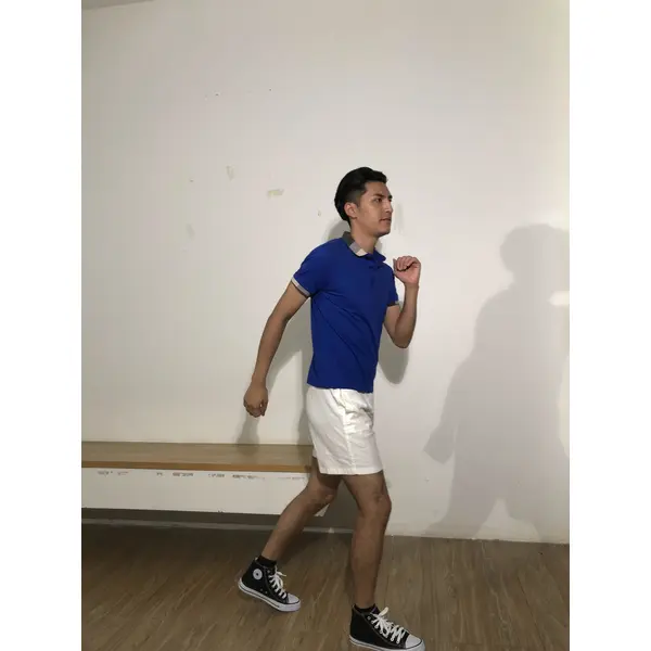 bd-mo-006 camisas polo masculinas de mangas curtas feitas sob medida fornecem camisas polo em cores básicas, preto e branco de aro cinza, modelos de exibição de realidade experimentam camisas polo no centro 