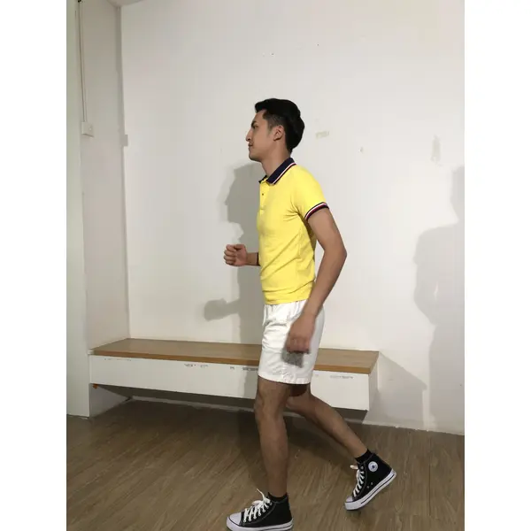 bd-mo-008 camisa polo masculina de mangas curtas feita sob medida, camisa polo design amarela e preta e branca com borda vermelha, fornecedor de camisa polo para show ao vivo 