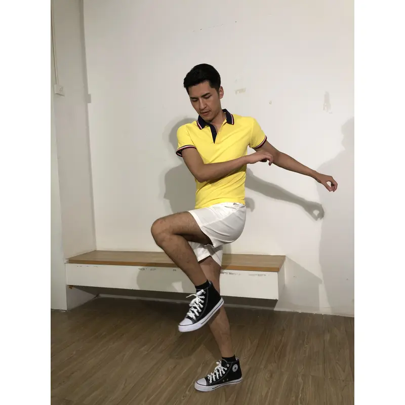 bd-mo-008 camisa polo masculina de mangas curtas feita sob medida, camisa polo design amarela e preta e branca com borda vermelha, fornecedor de camisa polo para show ao vivo 