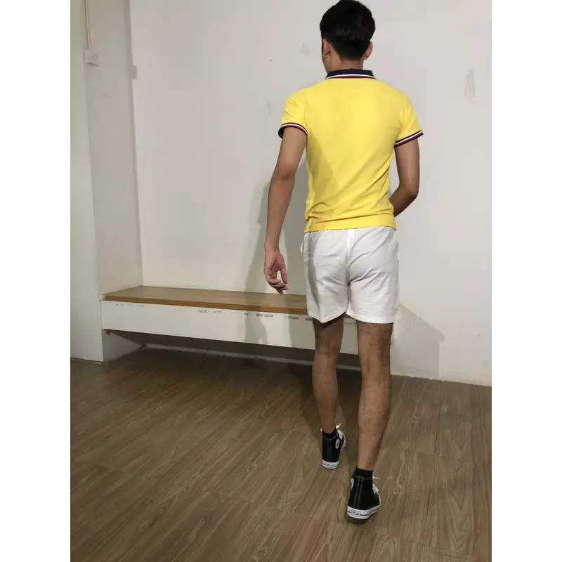 bd-mo-008 camisa polo masculina de mangas curtas feita sob medida, camisa polo design amarela e preta e branca com borda vermelha, fornecedor de camisa polo para show ao vivo 