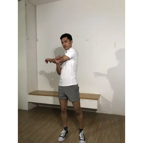 bd-mo-010 camisa polo branca de manga curta feita sob medida para homens com gola alta com zíper na metade do peito camisa polo show ao vivo loja especializada em camisas polo 