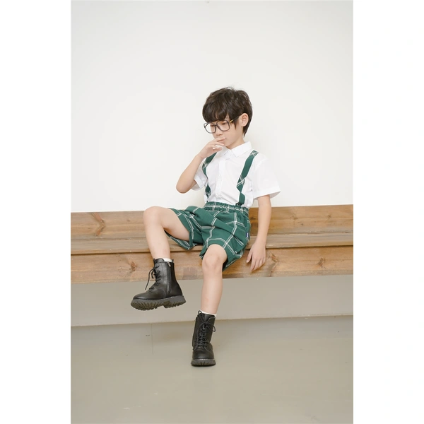 BD-MO-152 Design fashion green plaid shorts, custom-made contrast shirts, school uniforms, comfortable and convenient, elastic trousers design, real people try on, model demonstration