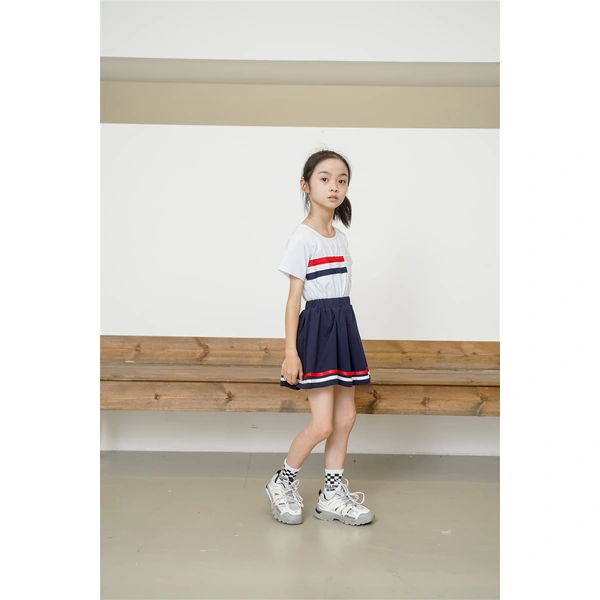 BD-MO-156 Design round neck school uniforms, custom-made pleated skirts, school uniforms skirts, elastic waistband design, comfortable, pleated skirts, anti-glare design