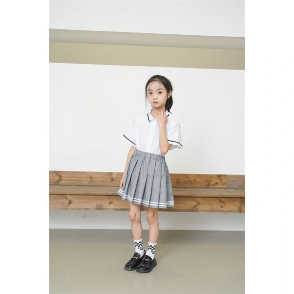 BD-MO-160 Design British style school uniforms, custom-made comfortable lapel neckline design, matching color webbing, pleated skirt design, webbing decoration, pleated skirt anti-light design