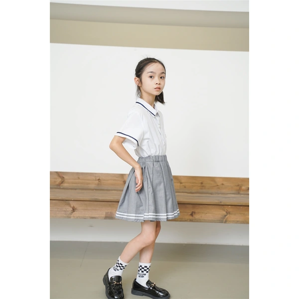 BD-MO-160 Design British style school uniforms, custom-made comfortable lapel neckline design, matching color webbing, pleated skirt design, webbing decoration, pleated skirt anti-light design