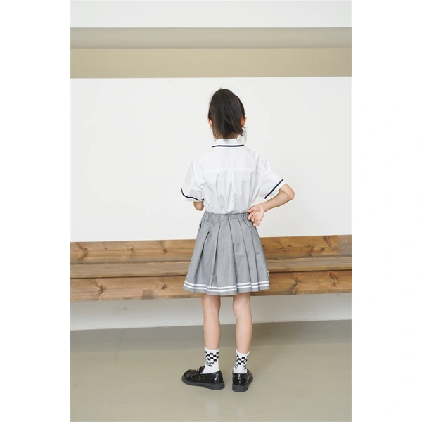 BD-MO-160 Design British style school uniforms, custom-made comfortable lapel neckline design, matching color webbing, pleated skirt design, webbing decoration, pleated skirt anti-light design