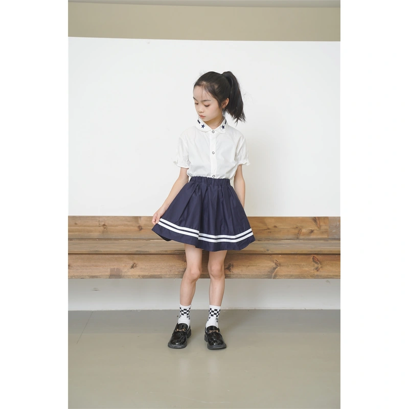 BD-MO-161 Design British style shirt and school uniform suit Custom-made cuffs with contrasting stripes, school skirts design with anti-glare safety pants, neckline with contrasting stripes design, school uniform manufacturing factory