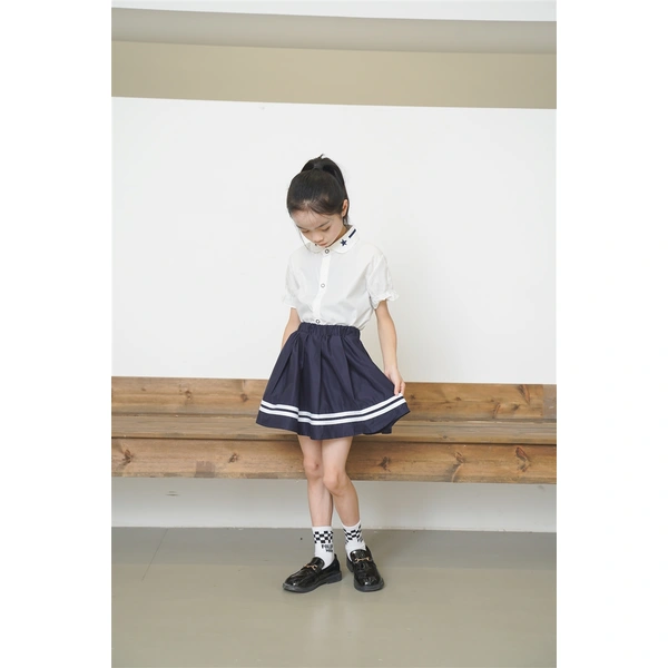 BD-MO-161 Design British style shirt and school uniform suit Custom-made cuffs with contrasting stripes, school skirts design with anti-glare safety pants, neckline with contrasting stripes design, school uniform manufacturing factory