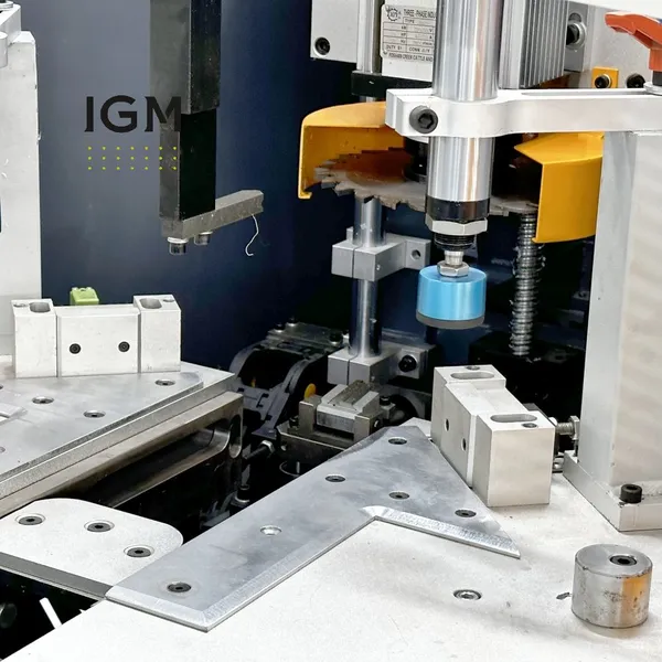 автоматическая машина для мойки окон из ПВХ с ЧПУ sqj03, 3 резака